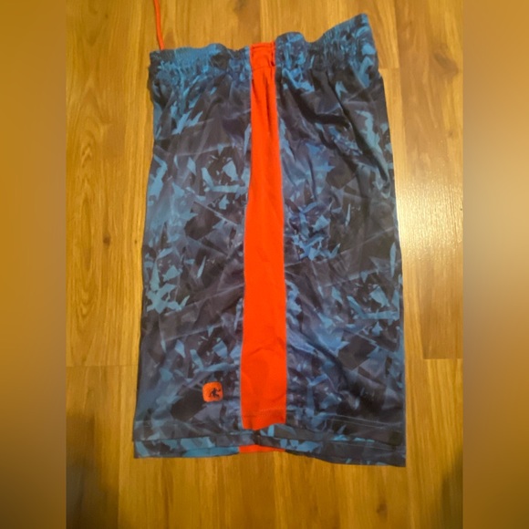 And1 Men’s Shorts- Small - Picture 2 of 3